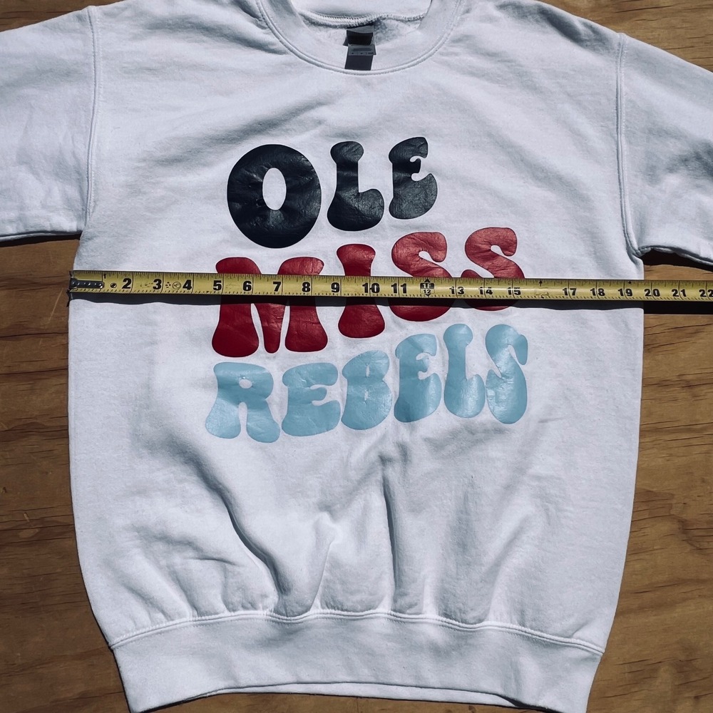 Gildan Ole Miss Rebels Sweatshirt White Small Stars Sleeve Crewneck Heavy Blend - Picture 3 of 8